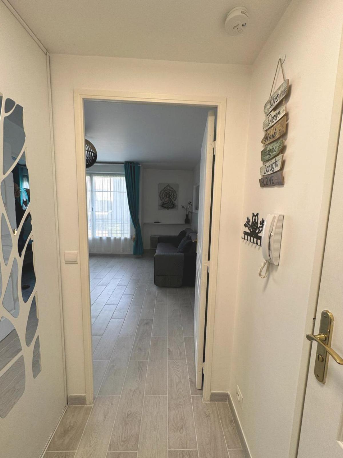 Appartement Magnolia 40M2, Parking Et Wifi Gratuit Montévrain Esterno foto