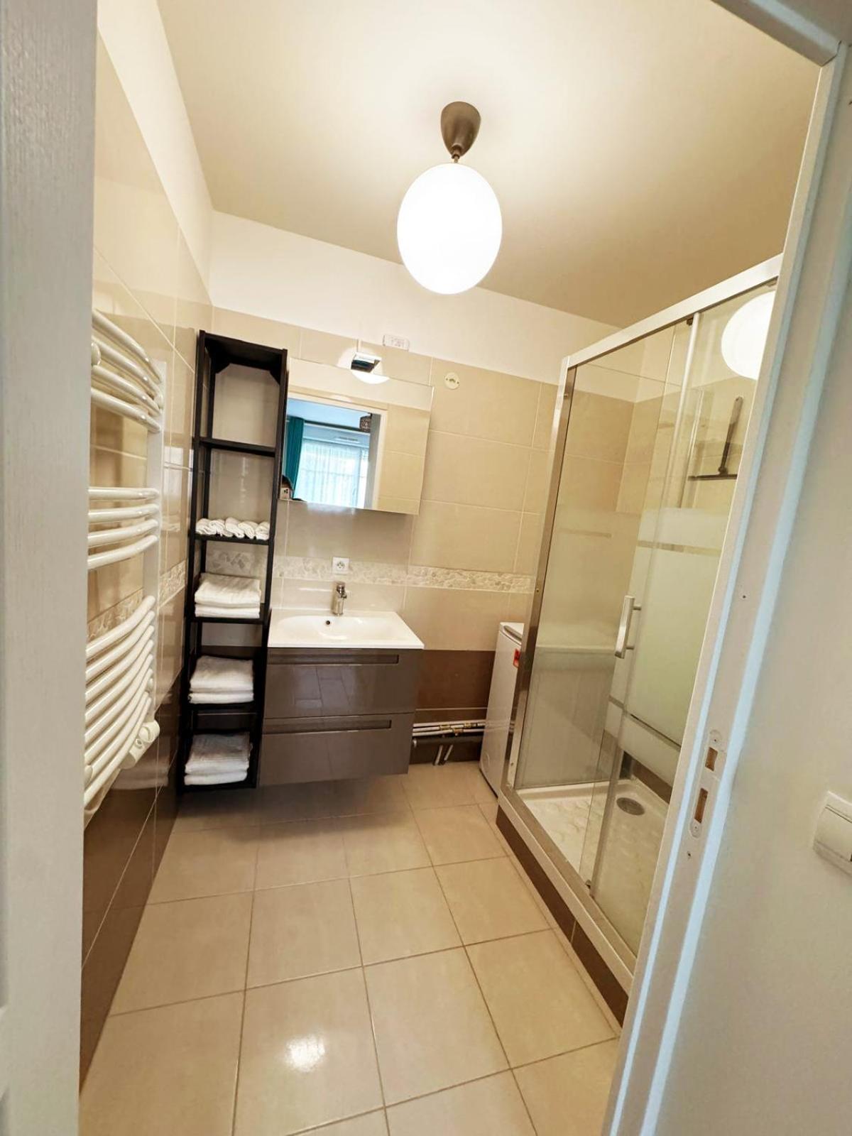 Appartement Magnolia 40M2, Parking Et Wifi Gratuit Montévrain Esterno foto
