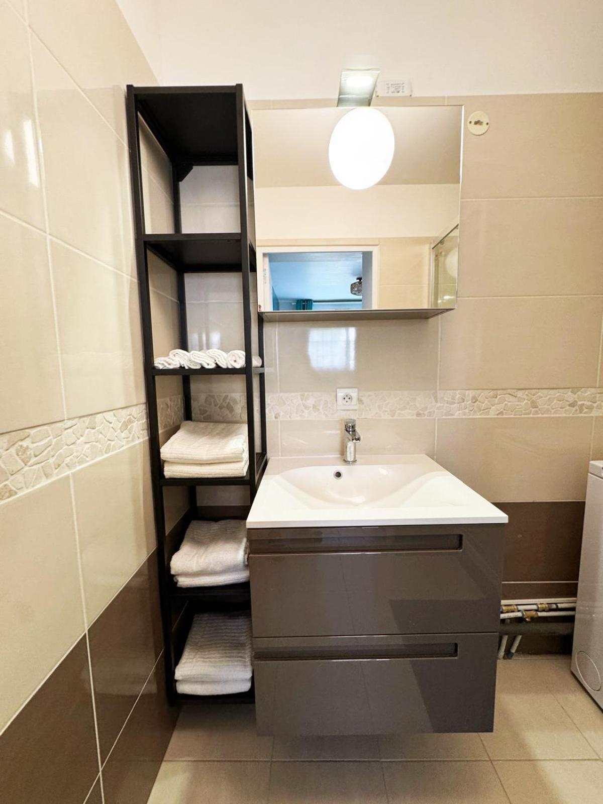 Appartement Magnolia 40M2, Parking Et Wifi Gratuit Montévrain Esterno foto