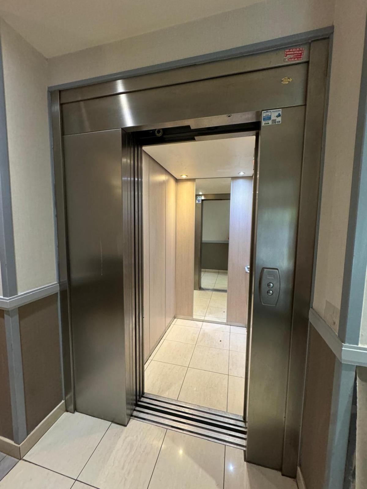 Appartement Magnolia 40M2, Parking Et Wifi Gratuit Montévrain Esterno foto