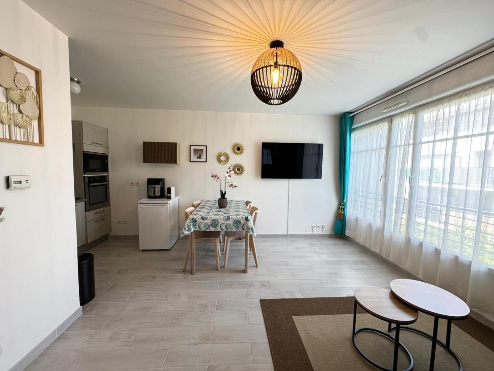 Appartement Magnolia 40M2, Parking Et Wifi Gratuit Montévrain Esterno foto